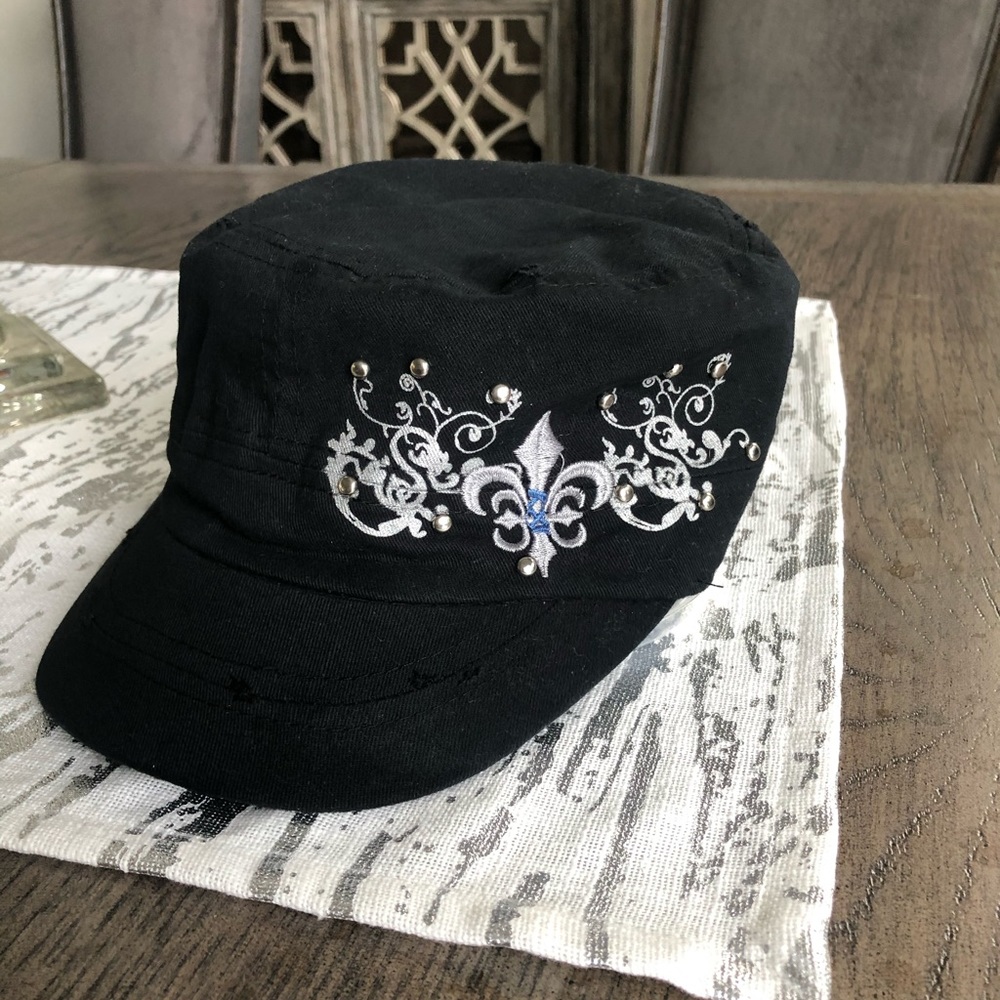 Cute & casual hat
